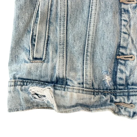 Old Navy Women’s XS Light Wash Distressed Denim Jacket – Pre-Owned Excellent - Picture 9 of 16